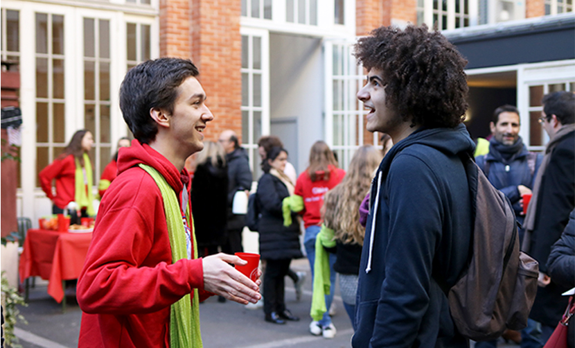 Conversation deux etudiants a lEcole de Psychologues Praticiens Paris et Lyon