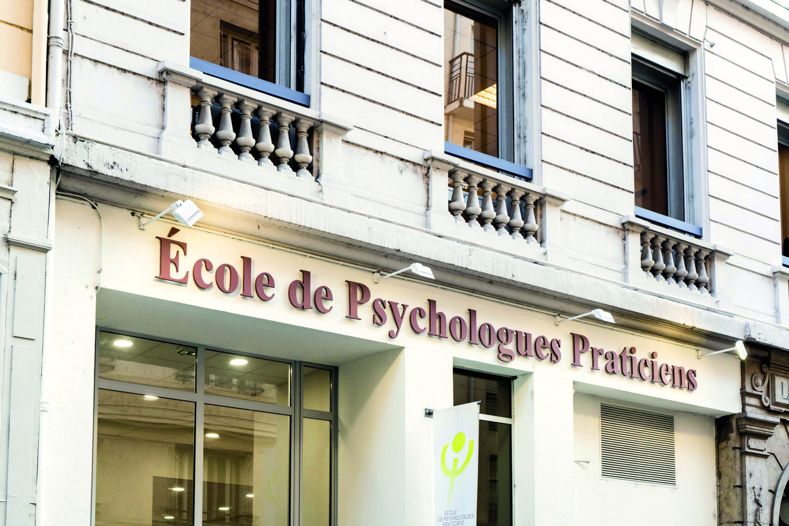 Facade campus Lyon Ecole de Psychologues Praticiens